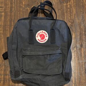 Fjallraven Kånken Dark Gray Backpack
